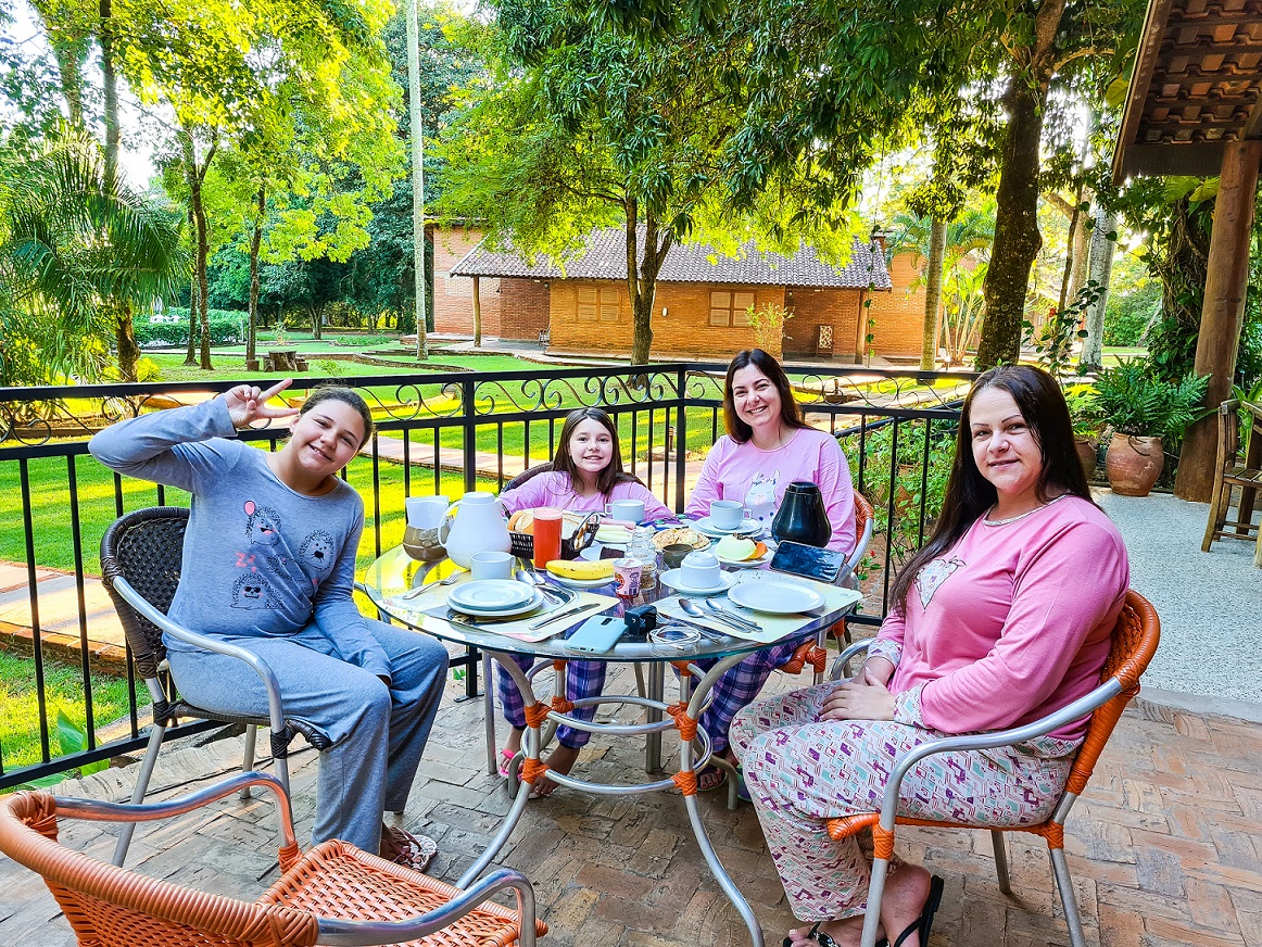 Café da manhã na Pousada Olho D'Água