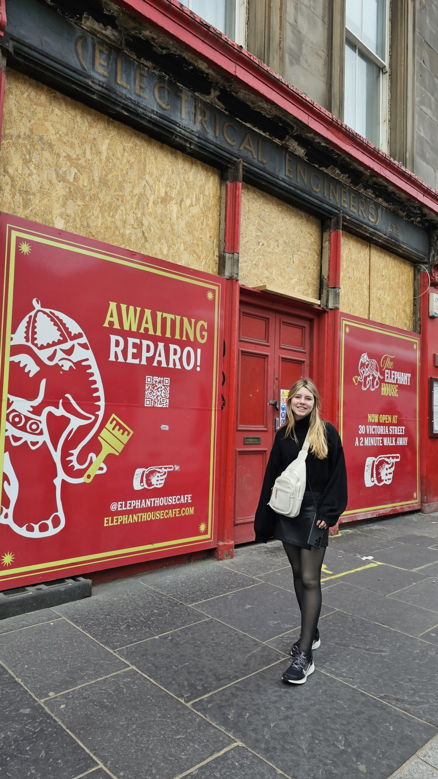 Fachada da Elephant House Original no George IV Bridge em Edimburgo, café famoso por J.K. Rowling.