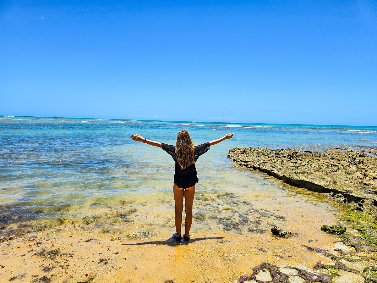 A Praia do Espelho pertence ao município de Porto Seguro e fica entre Trancoso e Caraíva, no sul da Bahia.