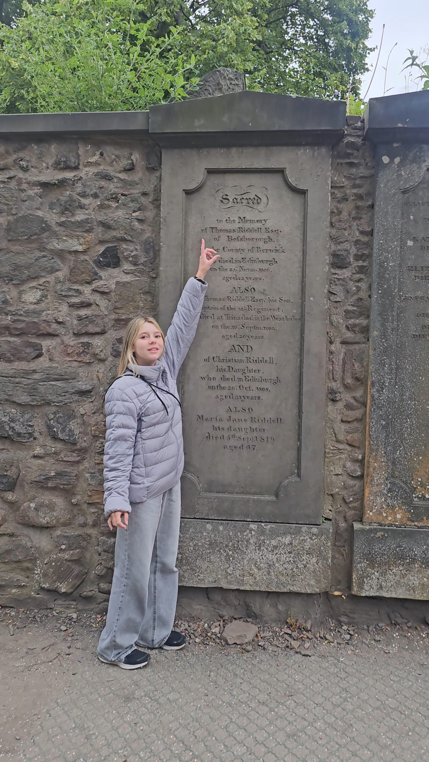 Lápide de Thomas Riddell no Greyfriars Kirkyard em Edimburgo, inspiração para Tom Riddle (Voldemort) em Harry Potter